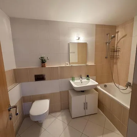 Airport Apartman Visek Apartment