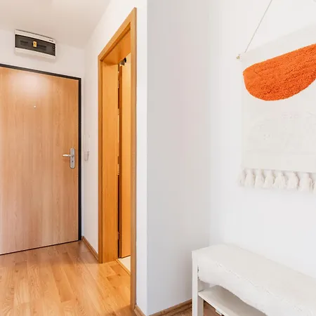 Airport Visek Apartament *